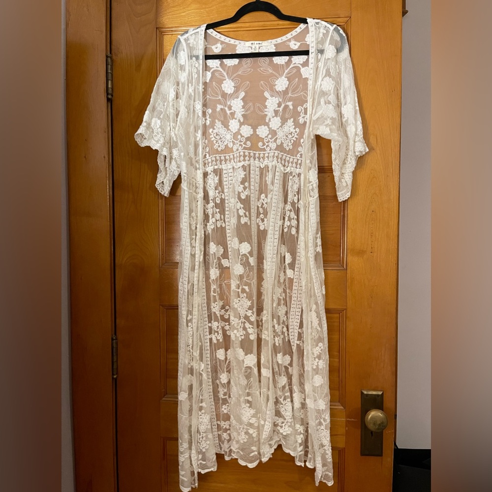 Women’s lace kimono size M